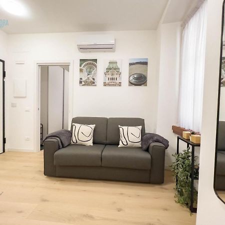Piazza Della Borsa 3C Tirabora Short Rent Appartement Triëst Buitenkant foto