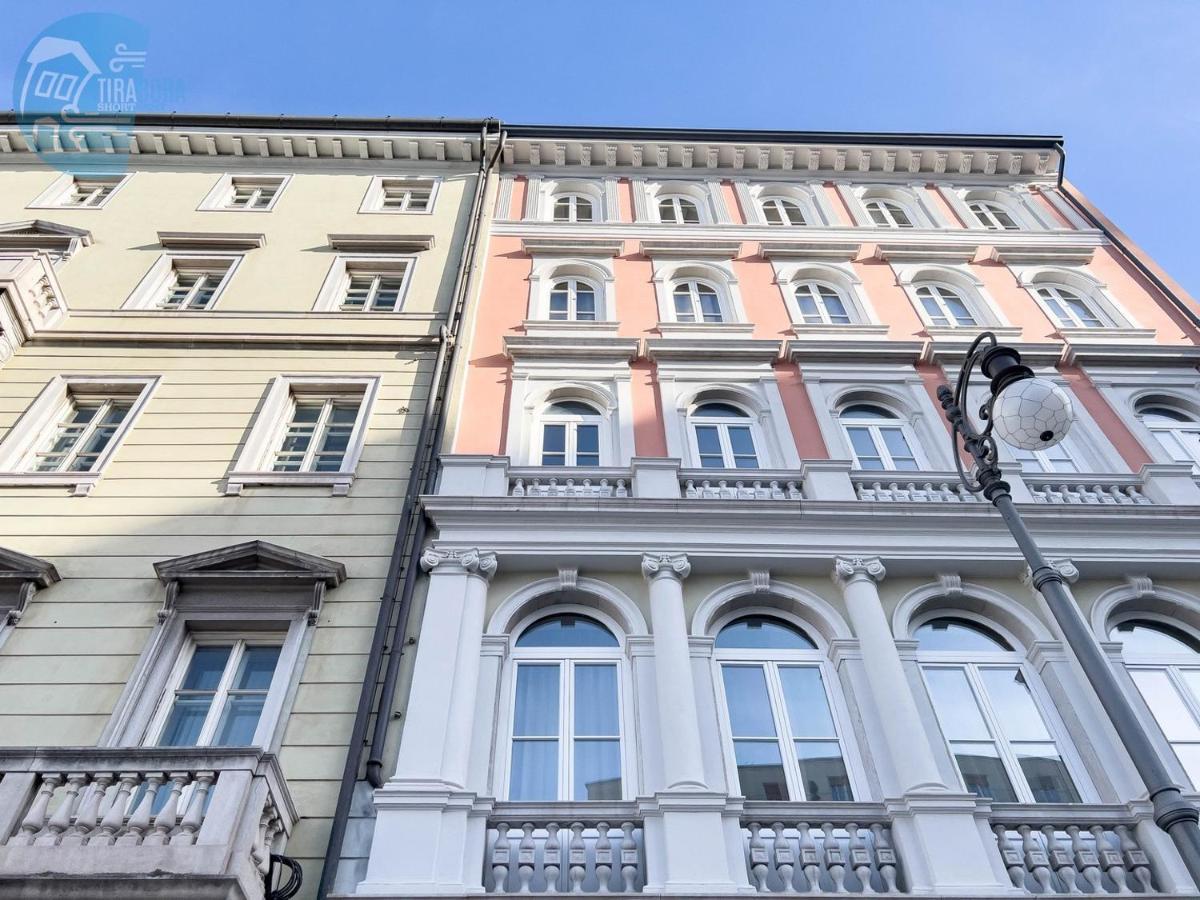 Piazza Della Borsa 3C Tirabora Short Rent Appartement Triëst Buitenkant foto